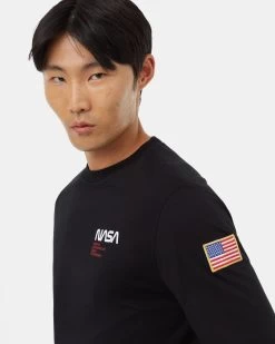 Tentree Flag Patch Longsleeve - Ungendered 11 Tentree Flag Patch Longsleeve - Ungendered -Tentree Sales Store Black Crew Neck Graphic Longsleeve T Shirt Ungendered TCU5623 3087 6