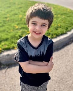 Tentree Kids Juniper T-shirt 5 Tentree Kids Juniper T-shirt -Tentree Sales Store Black Kids Recycled Polyester Graphic Tee KCU3513 0451 1T